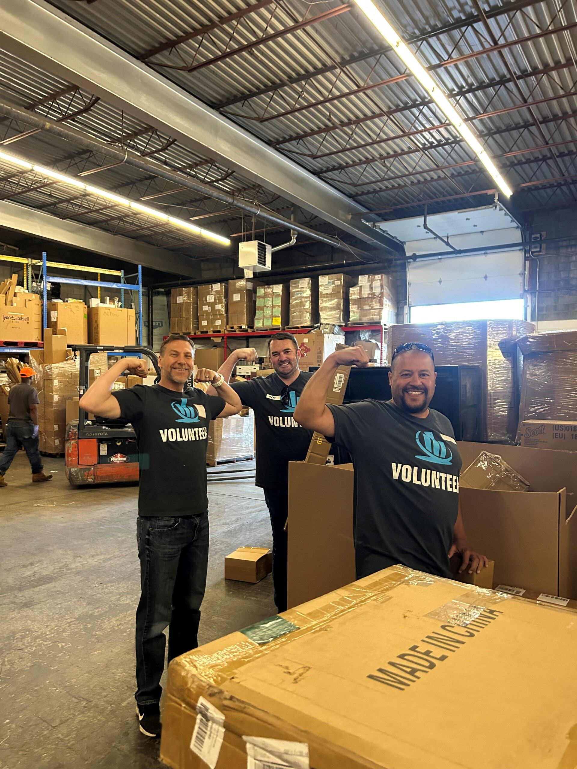 northeastern insurance volunteers at veterans miracle center